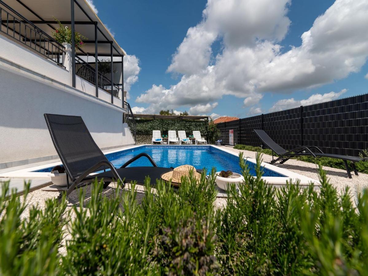 טרוגיר Scenic Sea View,Three Bedroom Villa With Pool מראה חיצוני תמונה