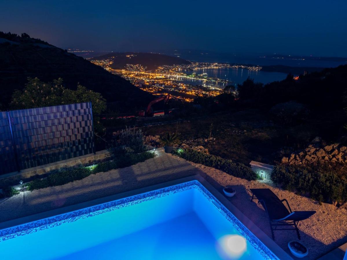 טרוגיר Scenic Sea View,Three Bedroom Villa With Pool מראה חיצוני תמונה